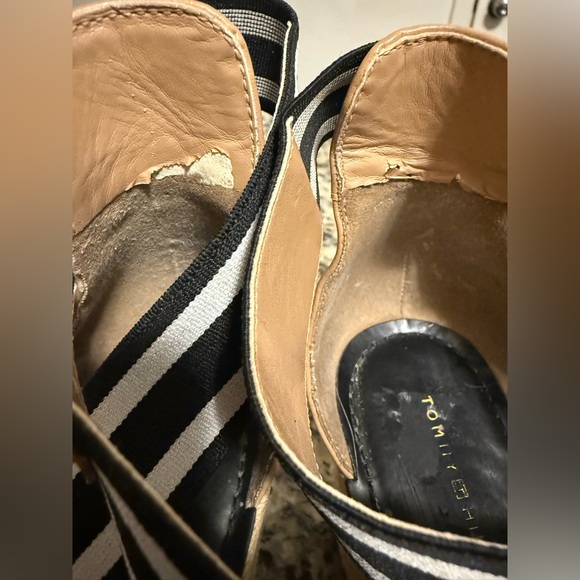 Tommy Hilfiger Striped Black and Tan Wedge Sandals - Picture 6 of 6